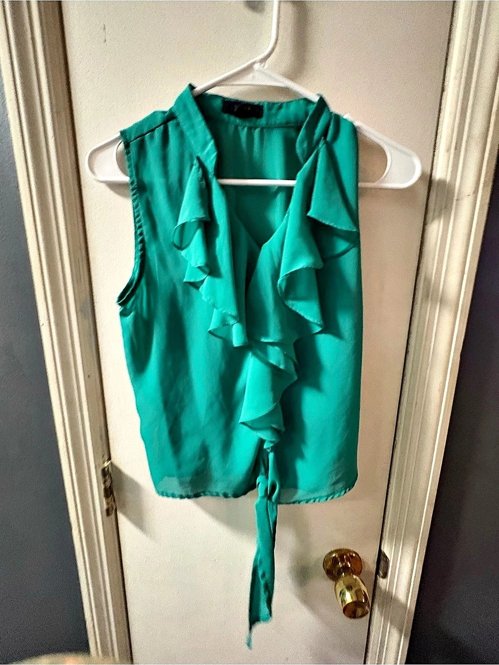 mire Ruffle Sleeveless Blouse in Green Size Small Like New